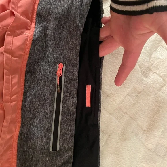 LuluLemon Speed Shorts Size 4 - Picture 8 of 8